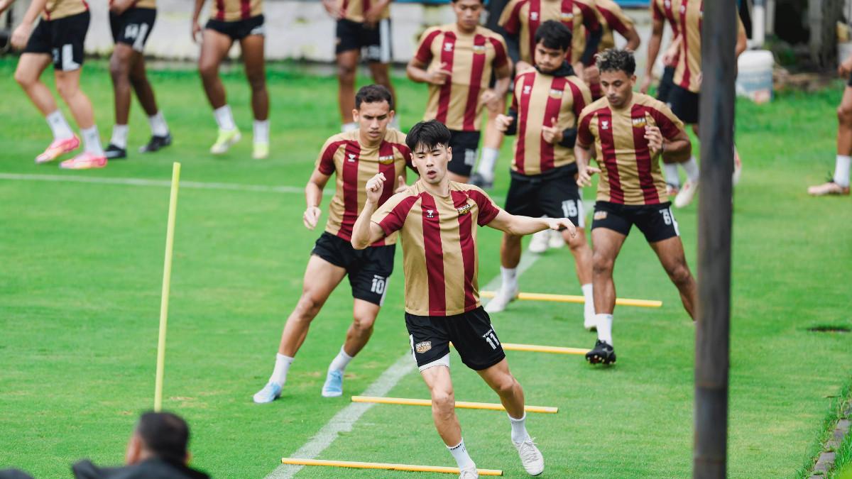 LATIHAN DEWA UNITED - Sejumlah penggawa Dewa United melakukan latihan jelang laga Super League yang diunggah di akun Instagram tim.
