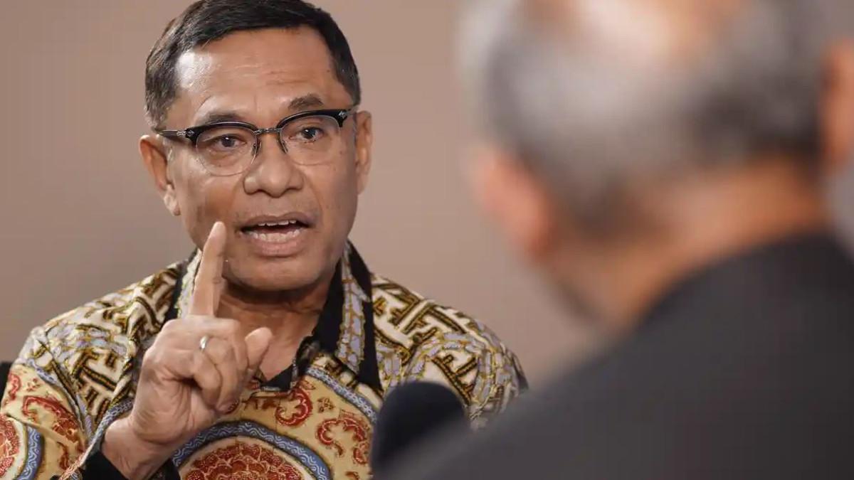 WAWANCARA KHUSUS - Wakil Ketua Umum Kamar Dagang Industri (KADIN) Indonesia bidang Perindustrian Saleh Husin saat diwawancarai secara khusus oleh Direktur Pemberitaan Tribun Network Febby Mahendra Putra dalam podcast Ngocak Febby di Studio Tribun Network, Jakarta, Rabu (25/2/2026). Saleh Husin yang pernah menjabat sebagai Menteri Perindustrian di Era Pemerintahan Presiden Jokowi itu menyoroti impor 105 ribu pikap 4x4 dan truk ringan dari India untuk kepentingan operasional Koperasi Desa Merah Putih.