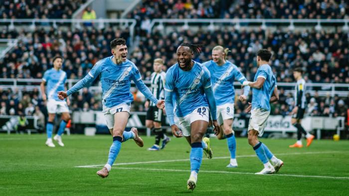 SELEBRASI CITY - Pemain Manchester City, Antoine Semenyo, merayakan gol ke gawang Newcastle United pada pertandingan leg 1 semifinal Carabao Cup di St. James Park, Rabu (14/1/2026). (Website Man City - 14/1/2026)