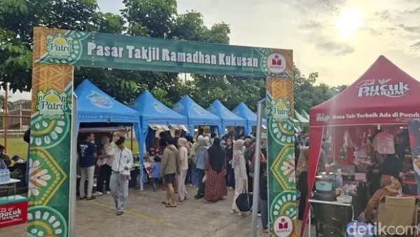 Pasar Takjil Ramadan di Kukusan, Depok