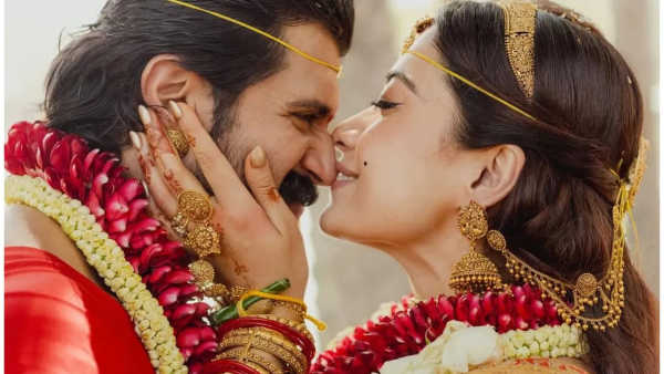 दरम्यान उदयपूरमधील विवाहसोहळ्यानंतर 4 मार्च रोजी हैदराबाद येथे भव्य वेडिंग रिसेप्शनचे आयोजन करण्यात आले आहे. या समारंभाला मनोरंजनसृष्टीतील अनेक नामवंत कलाकार उपस्थित राहणार असल्याची माहिती समोर आली आहे. त्यामुळे या रिसेप्शनकडेही सर्वांचे लक्ष लागले आहे.