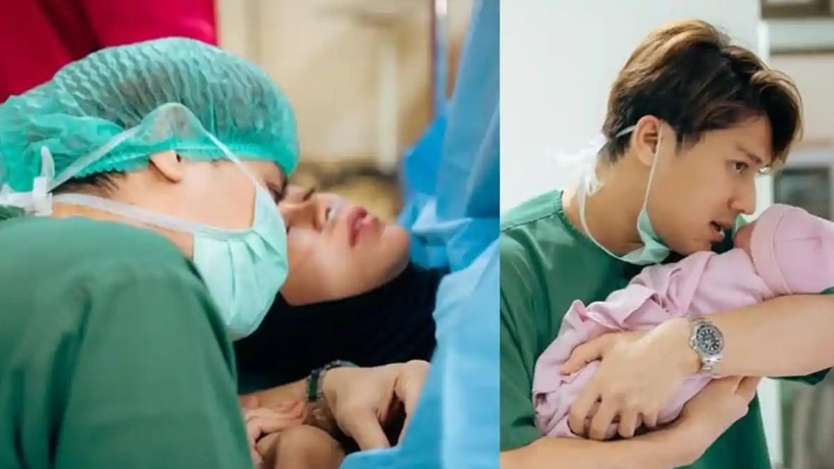 Rizky Billar tampak mengenakan alat pelindung diri (APD) berwarna hijau sambil mendampingi Lesti saat proses persalinan.