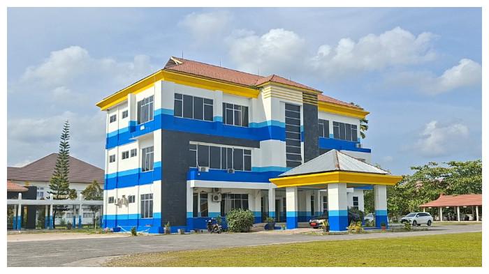 GEDUNG PASCASARJANA - Foto Gedung Pascasarjana Universitas Palangka Raya. Kejari Palangka Raya mencurigai adanya laporan fiktif pada dugaan korupsi dana operasional Pascasarjana UPR, Jumat (27/2/2026).