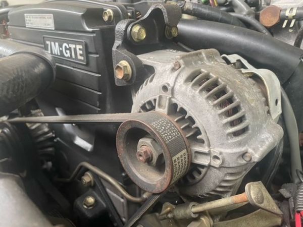 Alternator mobil bekas