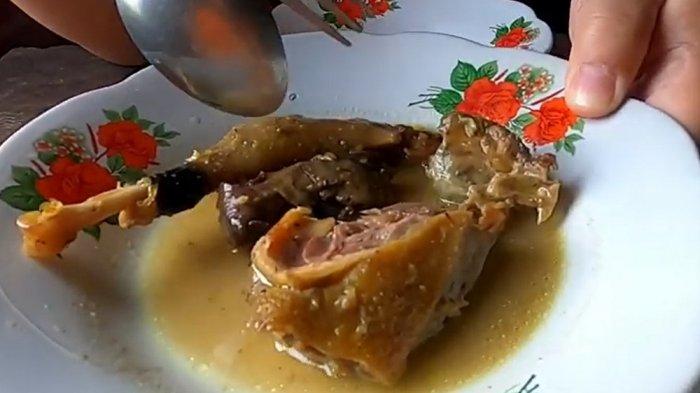 Nikmatnya opor bebek Bu Yadi, kuliner legendaris di Klaten.