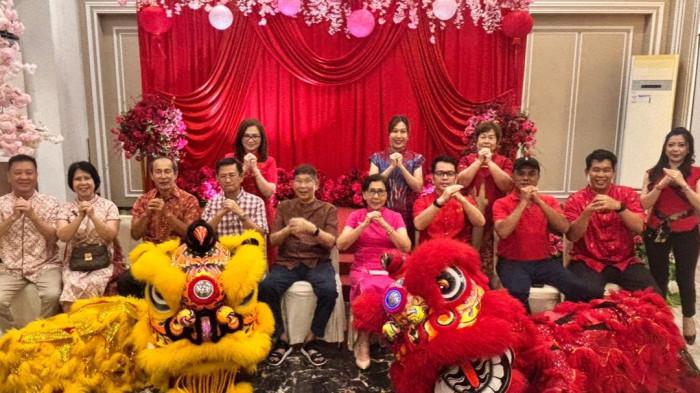 IMLEK - Pengurus Komunitas Peranakan Tionghoa Makassar (P2TM) Manado. Perayaan Tahun Baru Imlek yang digelar oleh P2TM yang berdomisili di Manado dan sekitarnya, di MCC Boulevard Manado, Sabtu (28/1/2026) malam.