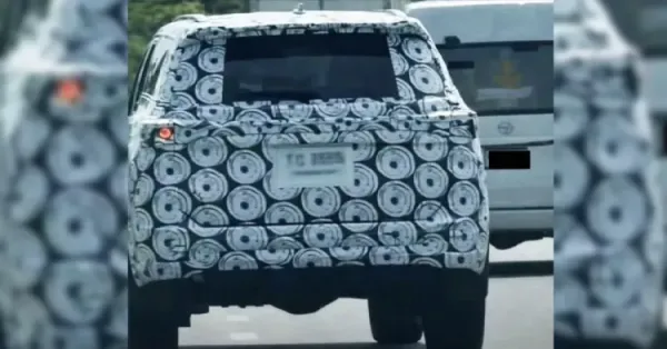 new generation toyota fortuner spied new generation toyota fortuner spied