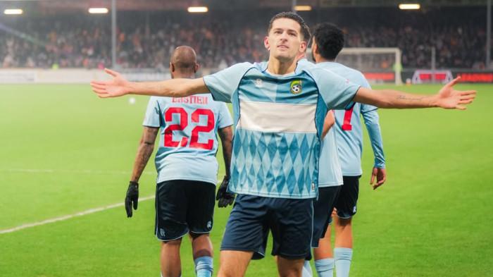 ABROAD HUBNER - Pemain Timnas Indonesia, Justin Hubner, merayakan gol yang dicetaknya dalam pertandingan ke-18 Liga Belanda antara Go Ahead Eagles vs Fortuna Sittard di De Adelaarshorst pada Minggu (12/1/2026). (Instagram Sittard - 12/1/2026) 