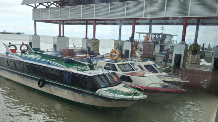 JADWAL SPEEDBOAT - Tampak aktivitas penumpang di Pelabuhan Tengkayu I Tarakan. Berikut tiga jadwal speedboat Tarakan ke Sungai Nyamuk, Kabupaten Nunukan, pada Minggu (1/3/2026) hari ini dilengkapi harga tiket. TRIBUNKALTARA.COM/ANDI PAUSIAH