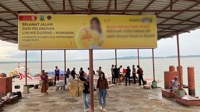 JADWAL SPEEDBOAT – Tampak speedboat reguler saat bersandar di Pelabuhan Liem Hie Djung belum lama ini. Sebanyak 10 armada setiap hari melayani rute Nunukan–Tarakan mulai pukul 07.20 hingga 14.15 Wita dengan durasi perjalanan sekitar tiga jam. (TribunKaltara.com/Fatimah Majid)