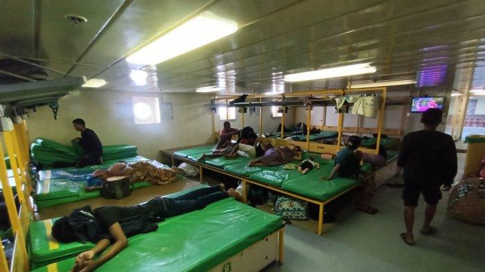 JADWAL KAPAL PELNI - Suasana di atas Kapal Pelni KM Bukit Siguntang di Pelabuhan Malundung, Kota Tarakan, Kaltara beberapa waktu lalu. Cek Jadwal Kapal Pelni 2026 rute Nunukan ke Kupang, dimana KM Bukit Siguntang akan berangkat pada Senin (2/3/2026) besok.