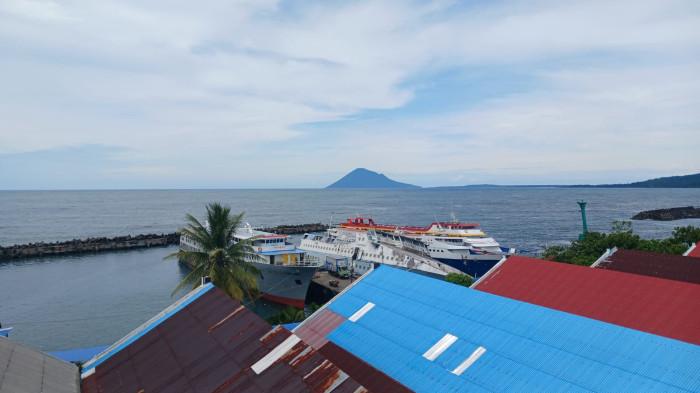 PELABUHAN MANADO - Pelabuhan Manado dari Jembatan Soekarno. Berikut jadwal kapal dari Pelabuhan Manado pada Sabtu (28/2/2026) dan Minggu (1/3/2026).