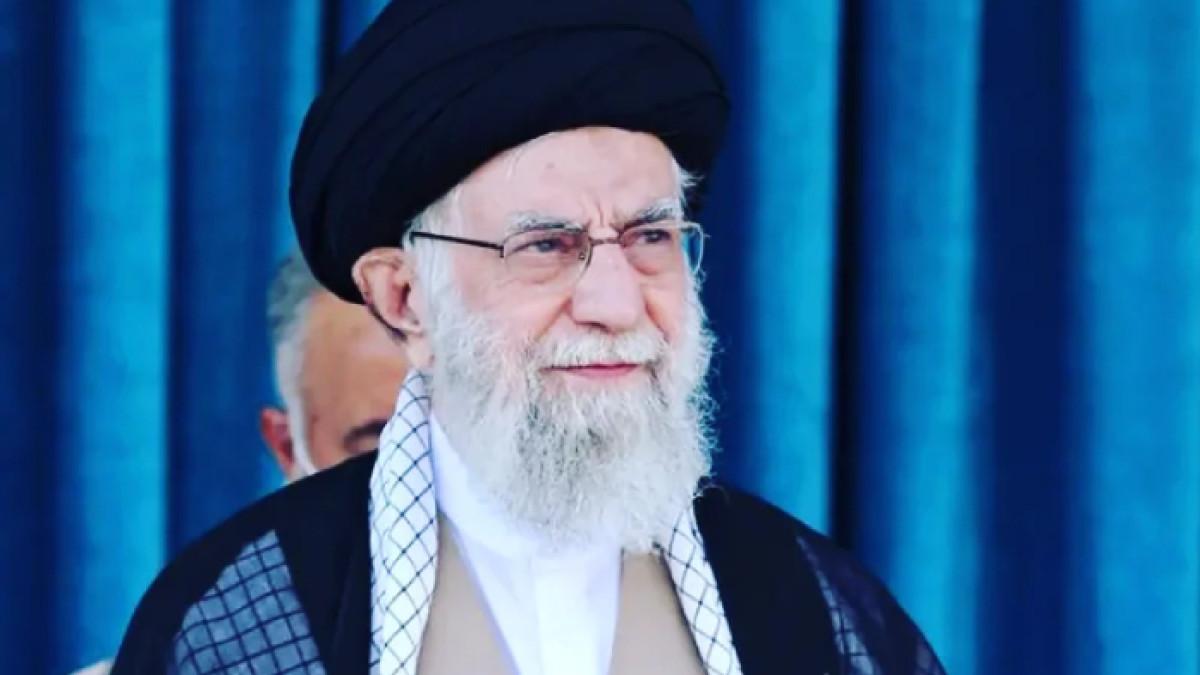 ALI KHAMENEI TEWAS - Pemimpin Tertinggi Iran Ayatollah Ali Khamenei dikonfirmasi tewas oleh kantor berita Iran. Dia meninggal di tengah gempuran serangan udara Israel dan Amerika Serikat, Sabtu (28/2/2026).