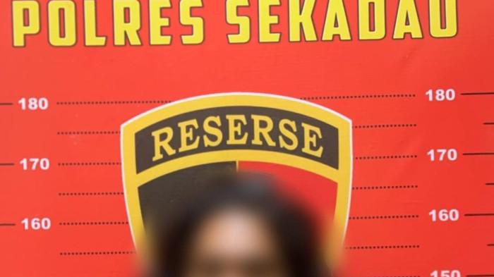 AMANKAN TERSANGKA - Polres Sekadau berhasil menangkap pelaku pencurian sepeda motor Honda Supra GTR 150 warna hitam dalam tempo kurang dari 24 jam, Sabtu 28 Februari 2026.Penangkapan dilakukan bekerja sama dengan Unit Reskrim Polsek Pontianak Timur.