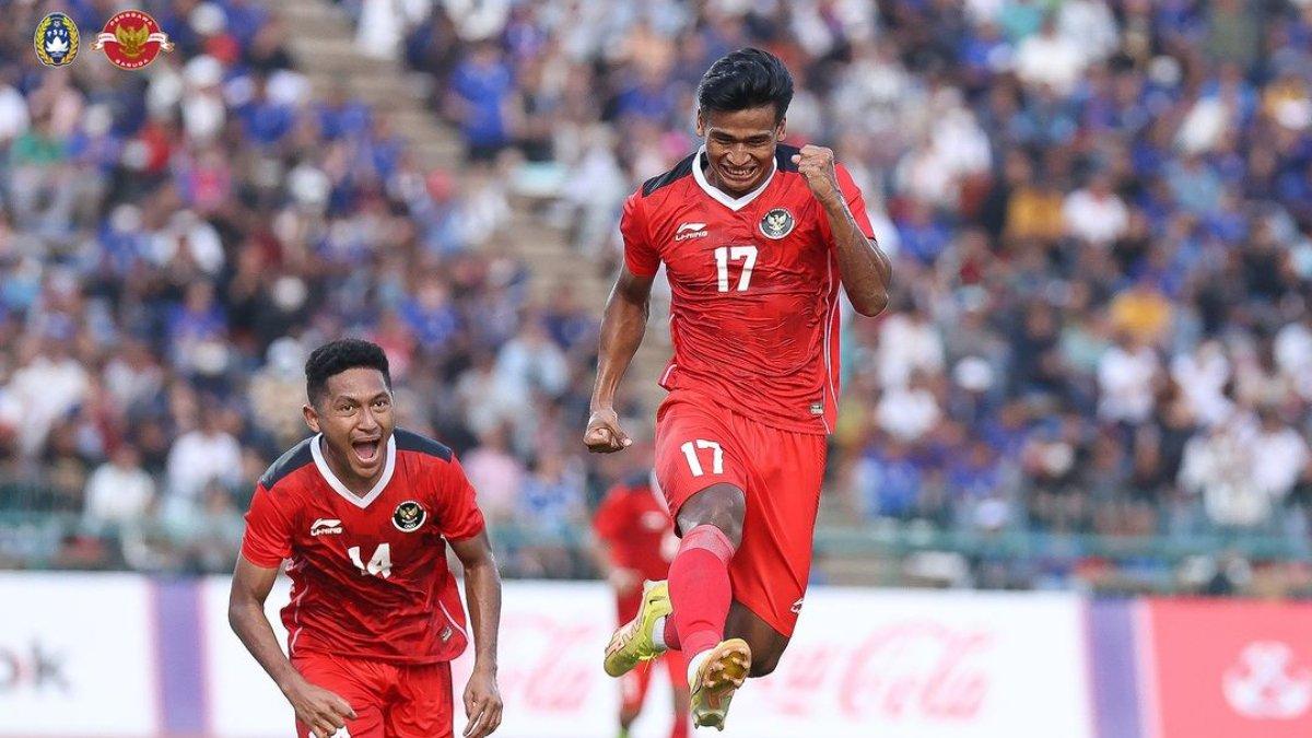Irfan Jauhari (nomor 17) saat memperkuat Timnas U-22 Indonesia ajang SEA Games 2023.