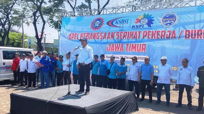 Ketua SPSI Jatim, Ahmad Fauzi, menyambut syukur penetapan gelar Pahlawan Nasional kepada Marsinah oleh Presiden RI Prabowo Subianto di Istana Negara, Jakarta, Senin (10/11/2025).