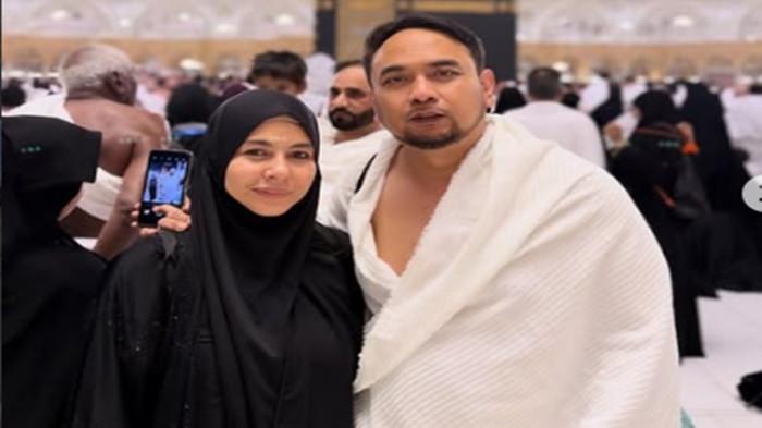 MEISYA SIREGAR TERTAHAN DI MAKKAH -  Artis Meisya Siregar membagikan curhatannya yang kini tertahan di kota Makkah Arab Saudi usai ibadah umrah.