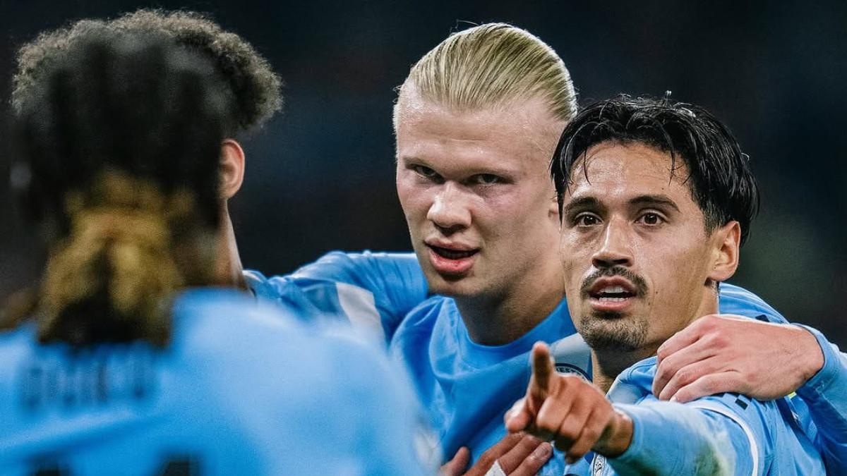 FOTO SKUAD - Foto skuad Manchester City. Tambahan 3 poin untuk Manchester City semakin meninggalkan Chelsea dengan selisih 4 poin dan menempel ketat Arsenal dengan margin 3 poin, Rabu (3/12/2025).