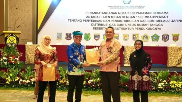 ALOKASI SAMBUNGAN JARGAS - penandatanganan MoU antara Pemkab Tana Tidung dan Direktorat Jenderal Migas Kementerian ESDM digelar di Hotel Shangri-La Jakarta, Kamis (18/9/2025). Kecamatan Tana Lia Kabupaten Tana Tidung dapat alokasi 725 sambungan Jargas.