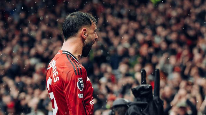 SELEBRASI - Geladang Manchester United, Bruno Fernandes melakukan selebrasi saat pertandingan melawan Chelsea pada pertandingan pekan kelima Liga Inggris, di Old Trafford Stadium, Minggu (21/9/2025) dini hari WIB. Manchester United menang tipis atas Chelsea 2-1.