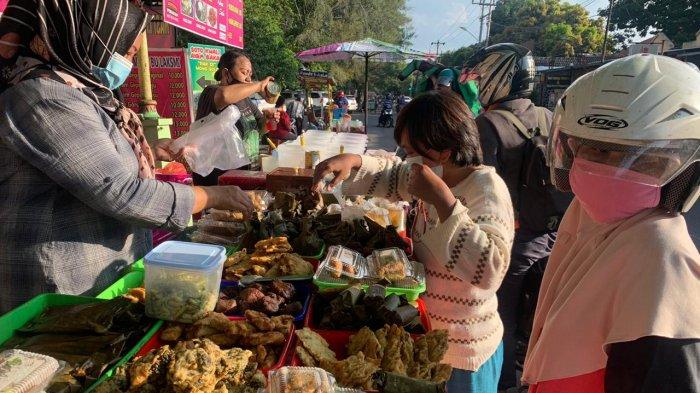 ILUSTRASI PENJUAL TAKJIL - Ilustrasi lapak takjil di kawasan Manahan Solo, Jawa Tengah, Kamis (15/4/2021).