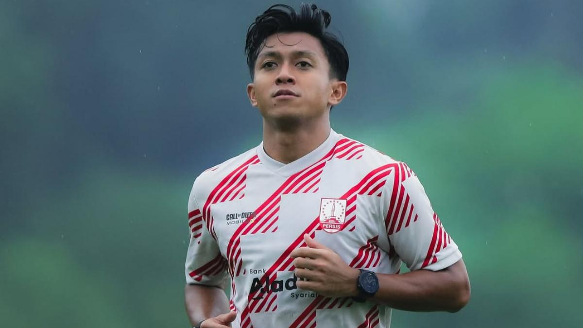 Momen winger pinjaman dari Persib Bandung, Febri Hariyadi menjalani latihan perdana bersama Persis Solo, Selasa (17/2/2026).