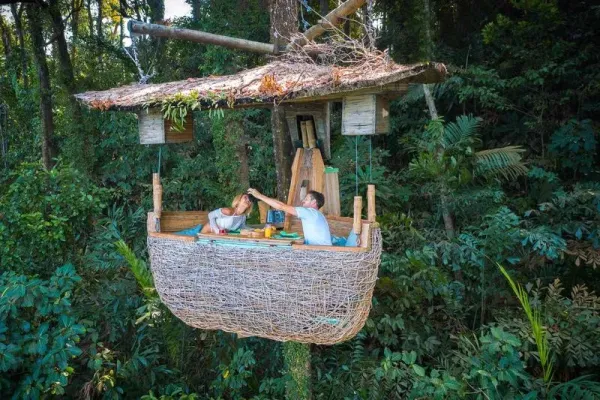 Makan Sambil Lihat Hiu dan Lava, Ini 5 Restoran Paling Unik di Dunia Makan Sambil Lihat Hiu dan Lava, Ini 5 Restoran Paling Unik di Dunia