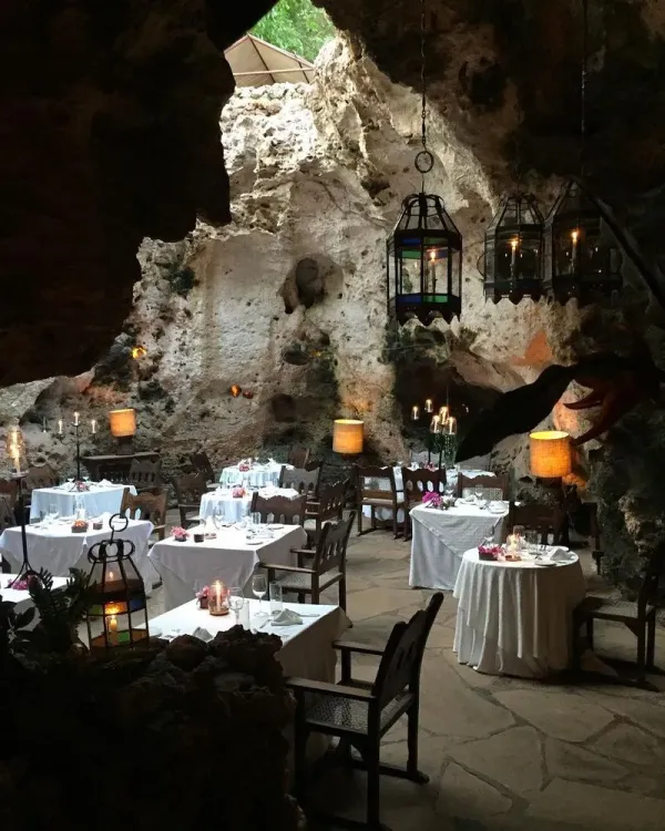 Makan Bareng Singa dan di Dalam Gua, Ini 10 Restoran dengan Konsep Keren Makan Bareng Singa dan di Dalam Gua, Ini 10 Restoran dengan Konsep Keren