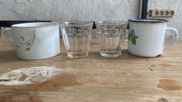 Ilustrasi gelas untuk kopi