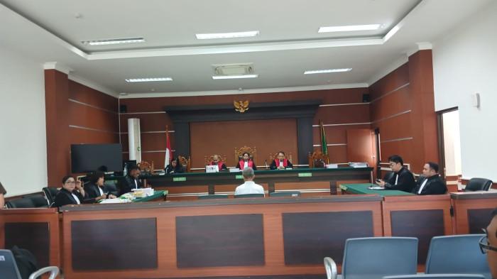 SIDANG KORUPSI - Sidang kasus korupsi dana bantuan Islamic Development Bank (IsDB) dan Rupiah Murni Pendamping (RMP) di Universitas Sam Ratulangi (Unsrat) kembali digelar, Rabu (4/3/2026). Sidang berlangsung di Ruang Sidang Prof Dr H Muhammad Hatta Ali SH MH, Pengadilan Negeri Manado, Jalan Adipura Raya, Kima Atas, Mapanget, Manado, Sulawesi Utara.