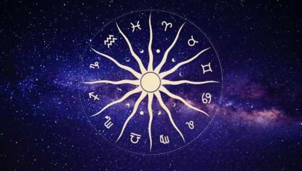 मंगळ ग्रहाच्या गोचरमुळे पुढच्या काही दिवसात कर्क राशीच्या लोकांच्या आयुष्यात काही अडचणी निर्माण होऊ शकतात. कुटुंबाच्या बाबतीत काळजीपूर्वक निर्णय घ्यावे लागतील. आरोग्याच्या बाबतीतही तुम्ही काळजी घ्यायला हवी. नकारात्मक चर्चा करणाऱ्या लोकांपासून दूर राहावे. भगवान शिवाची पूजा करावी. 