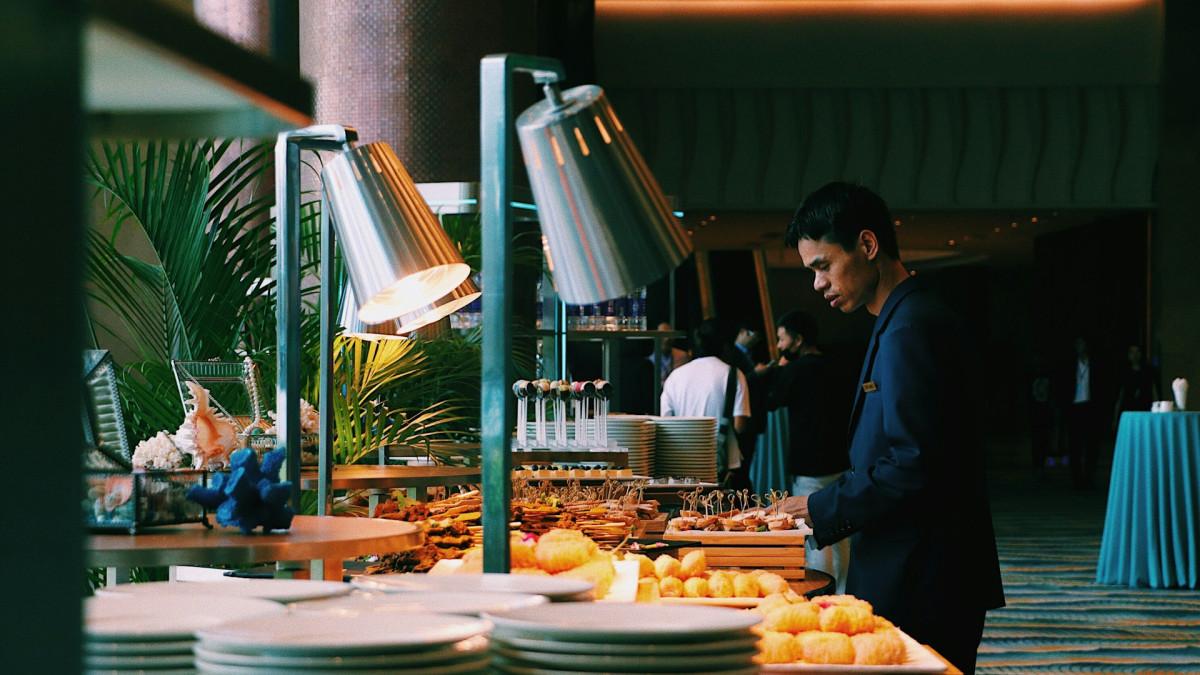 Ilustrasi suasana bukber Ramadan 2026 di hotel