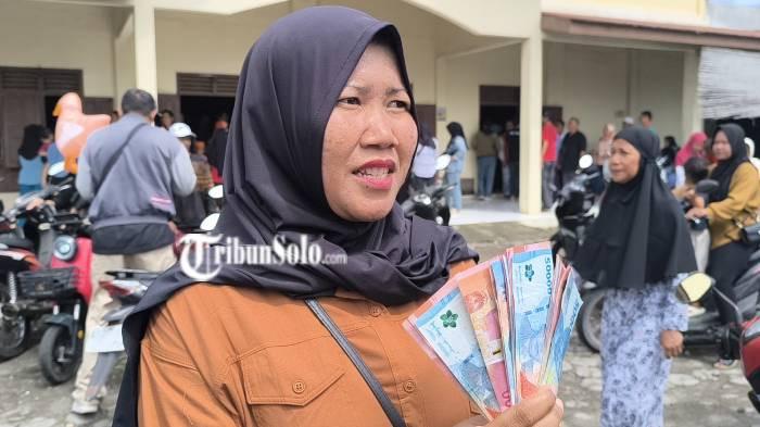 SUMRINGAH. Pembagian THR lebaran 2026