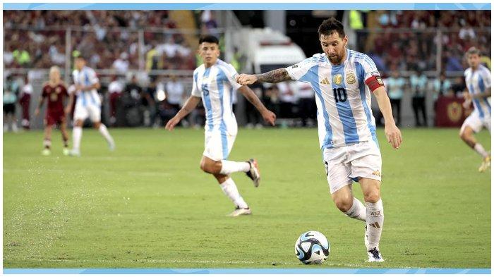 Aksi pemain Argentina, Lionel Messi, saat berhadapan dengan Venezuela di Kualifikasi Piala Dunia 2026 Zona CONMEBOL, Jumat (11/10/2024).
