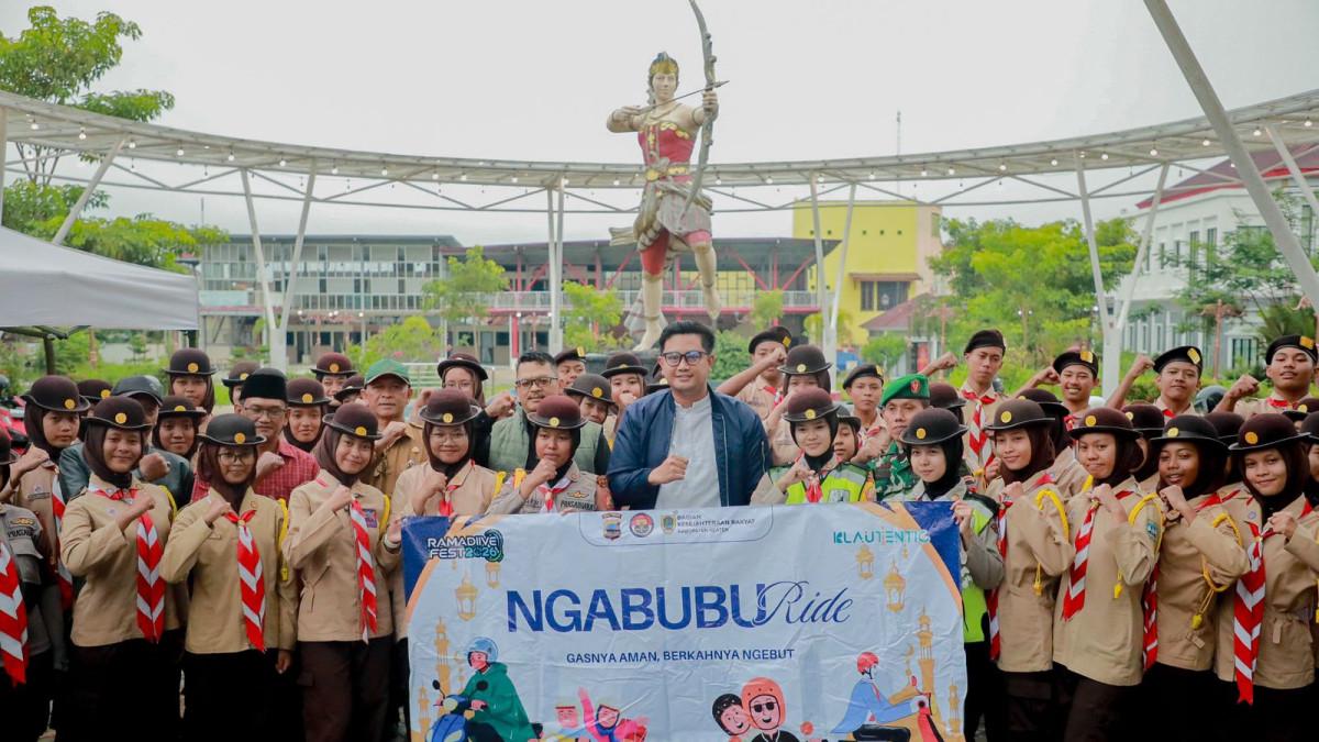 BUPATI KLATEN NGABUBURIT - Bupati Klaten Hamenang Wajar Ismoyo mengikuti konvoi motor dalam kegiatan Ngabuburide RamaDiveFest menuju Masjid Al-Amin di Desa Pluneng, Kecamatan Kebonarum, Klaten, Senin (2/3/2026).