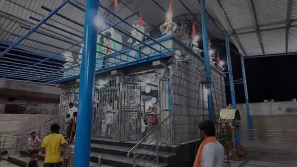 Alcohol Addiction Cure: The tension of going to de-addiction center is over, by going to this temple and wearing a rosary, one gets rid of alcohol addiction!