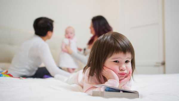 The first child has started getting irritated with the new brother or sister? Are you making these mistakes?