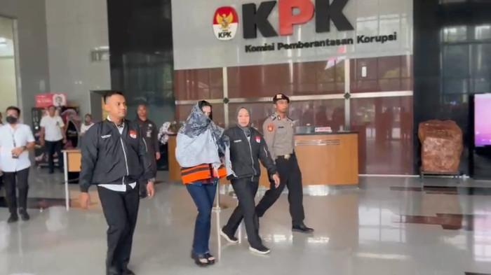 DITAHAN KPK - Bupati Pekalongan, Fadia Arafiq, ditahan usai ditetapkan sebagai tersangka, Gedung Merah Putih KPK, Jakarta, Rabu (4/3/2026)