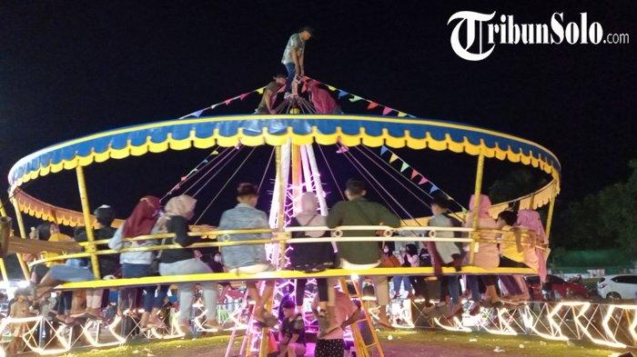 Aksi para Arjuna di wahana ombak banyu di alun alun kidul Keraton Surakarta Hadiningrat