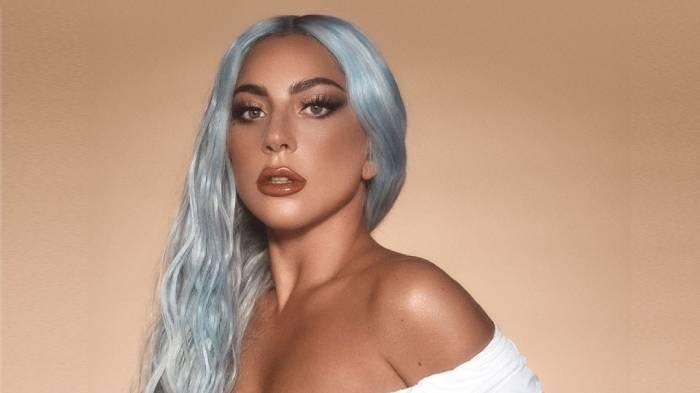 Desas-desus Lady Gaga menjadi pemuja setan bermula ketika dia meninggalkan bathtub kamar hotelnya penuh darah di London, Inggris, medio 2011. 