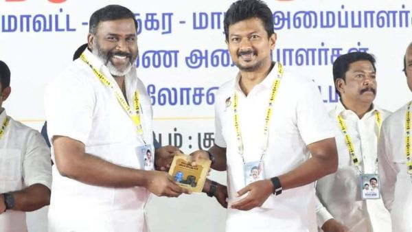 உதயநிதியுடன் திருவாசகம்