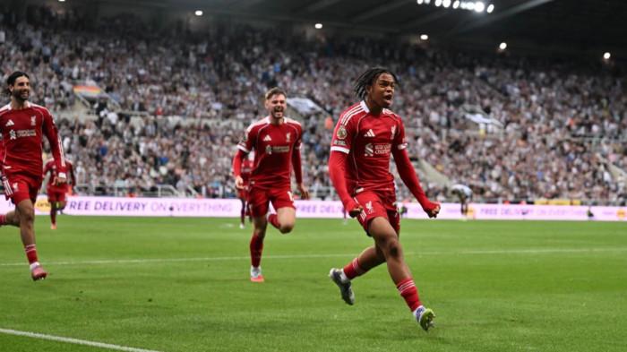 MERAYAKAN GOL - Wonderkid Liverpool, Rio Ngumoha merayakan golnya ke gawang Newcastle United di St James Park dalam lanjutan Liga Inggris 2025/2026 pada Selasa (26/8/2025) dini hari WIB. (Foto diunduh dari website Liverpool)