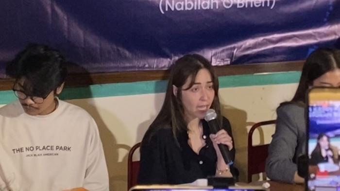 KONFERENSI PERS -- Owner Bibi Kelindi, Nabilah O’Brien dalam konferensi pers soal penetapan tersangka usai sebarkan rekaman pencurian di restorannya, Jumat (6/3/2026).