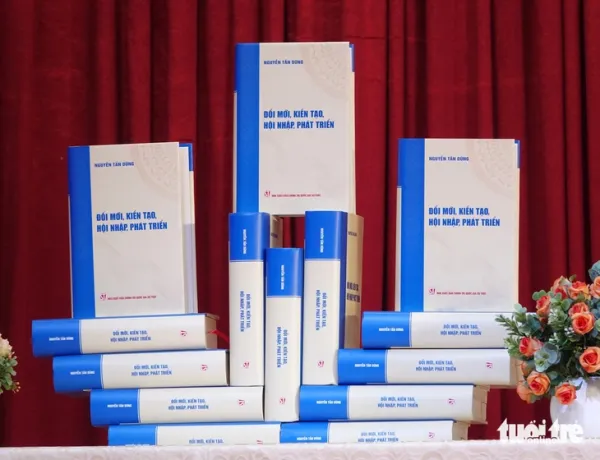 Nguyên Thủ tướng Nguyễn Tấn Dũng ra mắt sách - Ảnh 3. Nguyễn Tấn Dũng - Ảnh 2.