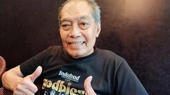 DONNY FATTAH MENINGGAL - Musisi gaek Donny Fattah yang dikenal sebagai bassist Band God Bless meninggal dunia, Sabtu (7/3/2026). Donny Fattah, bassist God Bless, disela jumpa pers Konser 50 Tahun Berkarya God Bless di Senayan, Jakarta Pusat, Rabu (25/10/2023).
