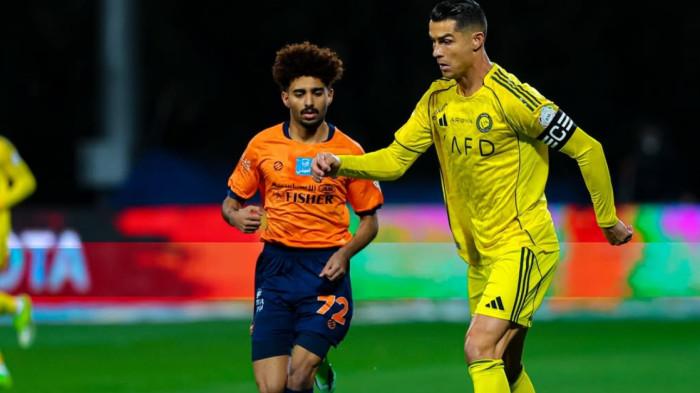 AKSI RONALDO - Aksi pemain Al Nassr Cristiano Ronaldo saat melawan Al Feiha dalam lanjutan matchday ke-24 Liga Arab Saudi 2025/2026, Minggu (1/3/2026) dini hari WIB.