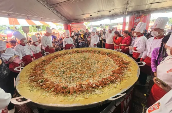 Lễ hội bánh dân gian - Ảnh 1.