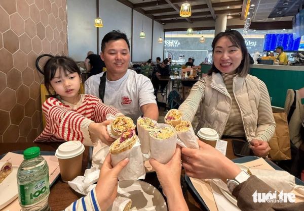 khách việt - Ảnh 2.