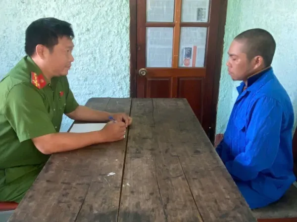 Bắt người đánh vợ, tung tin vu khống công an trên mạng xã hội - Ảnh 3.