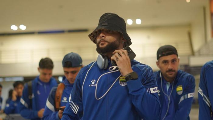  Pemain asal Prancis, Layvin Kurzawa berpeluang menjalani debut resminya bersama PERSIB pada pertandingan leg pertama babak 16 Besar AFC Champions League Two (ACL 2) 2025/26 melawan Ratchaburi di Na Muang, Tailan, Rabu, 11 Februari 2026. (Dok. Persib) 